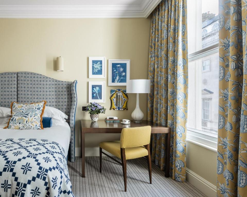 هتل براون (Brown's Hotel)