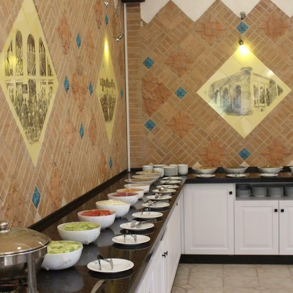 هتل شیرازیس شیراز دفرخدمات مسافرتی و گردشگری پیوند ستارگان دیانdianstarlink (1)